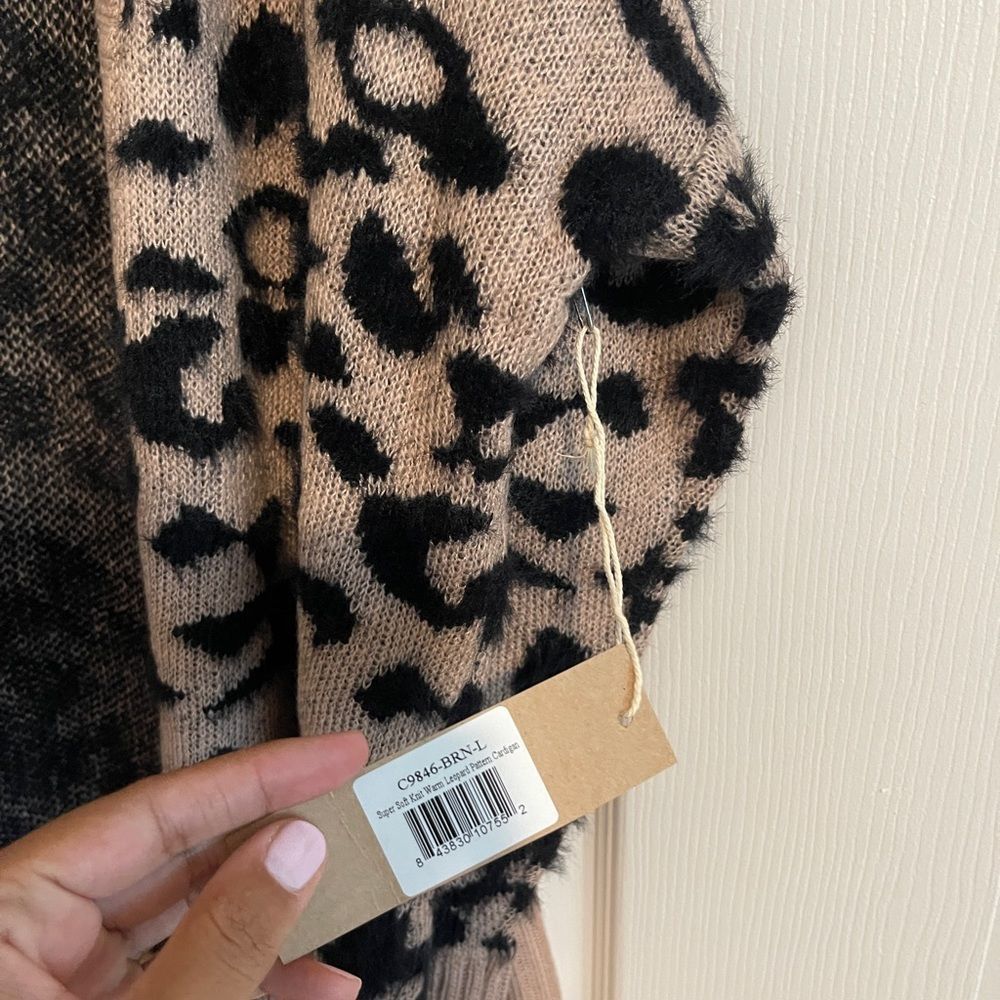 NEW Women’s cardigan animal print - Picture 5 of 7
